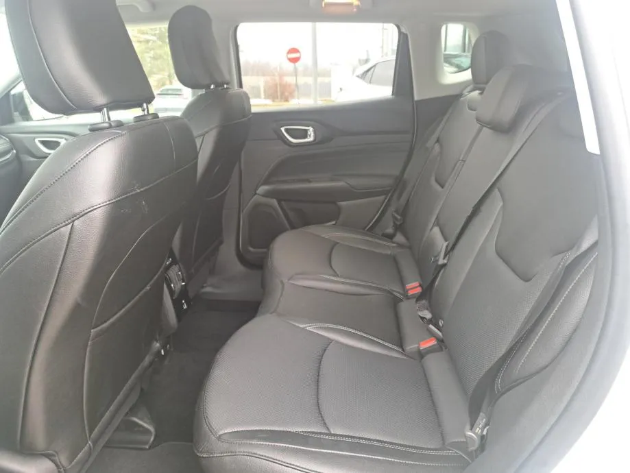 jeep compass 1.5 e-hybrid 130 dct fwd summit - slika 16
