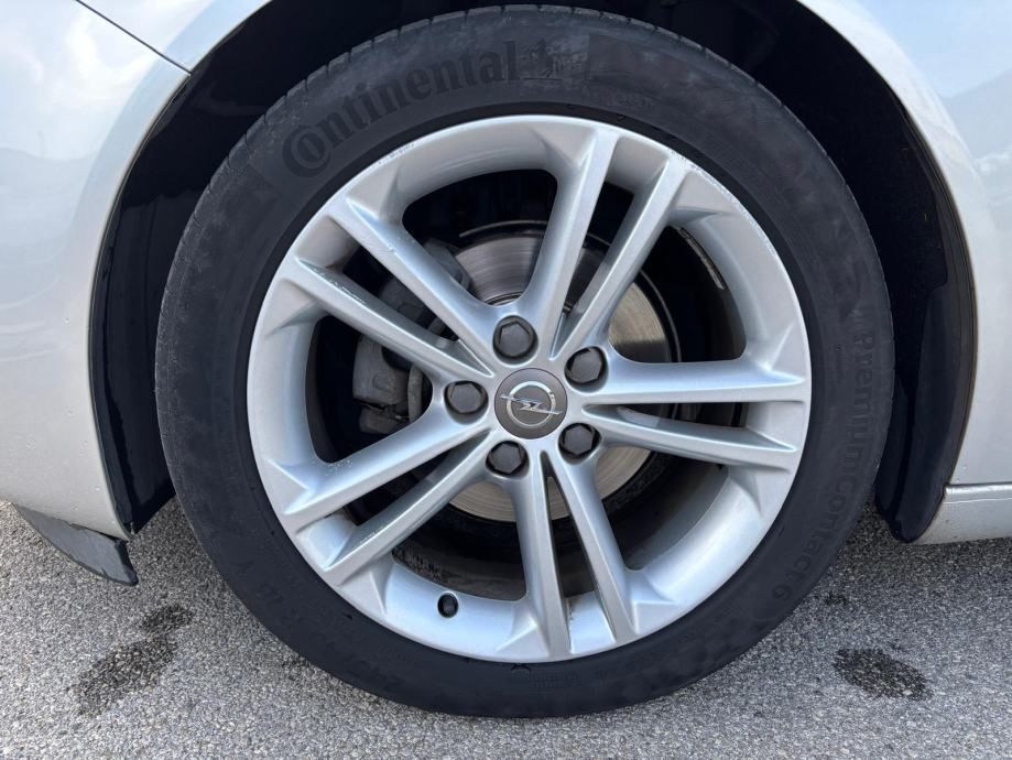 opel insignia edition 2.0 cdti 103 kw reg do 03/2026 - slika 11