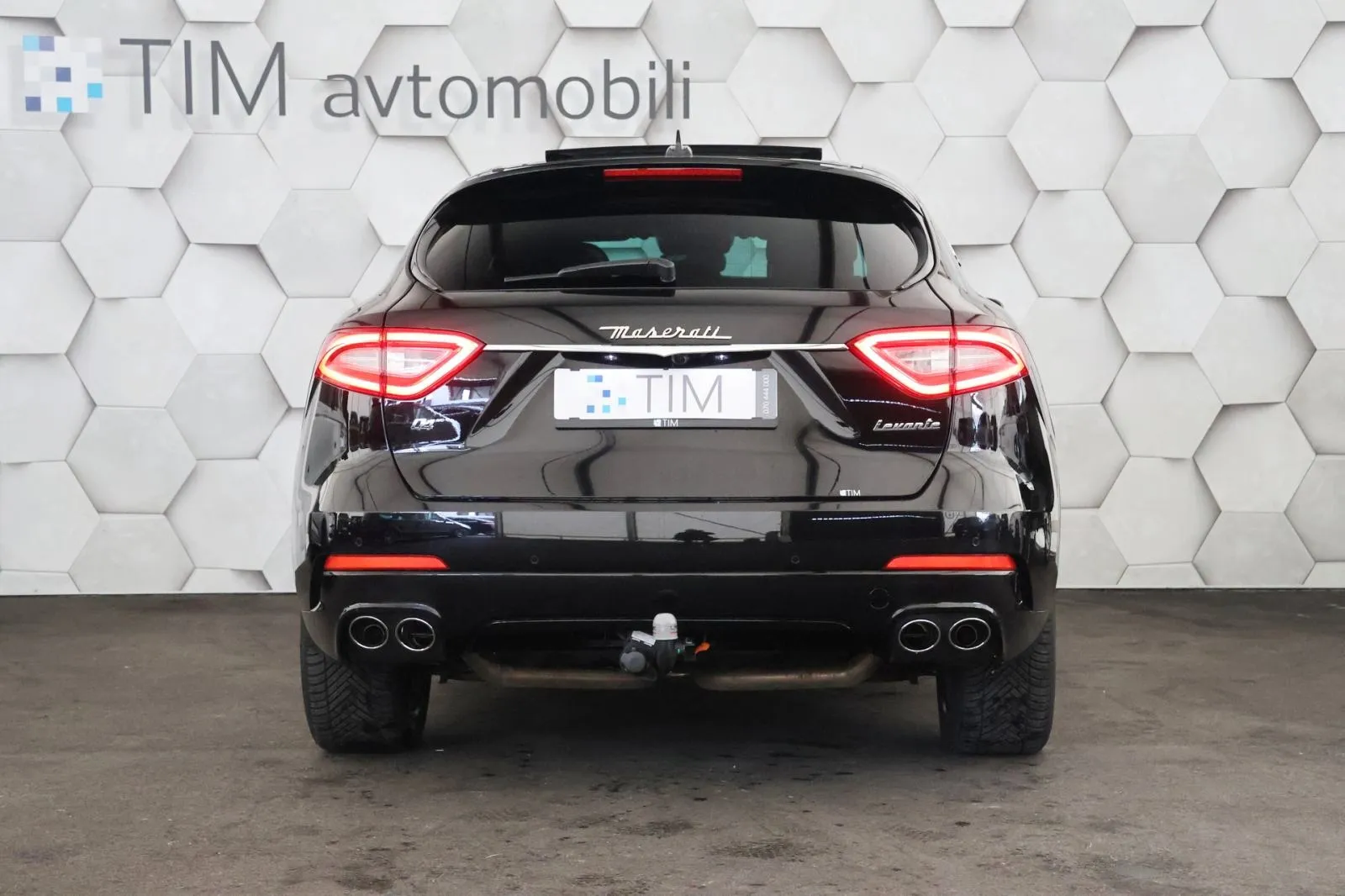 maserati levante 3.0 v6 gdi awd at8 panorama airmatic radar - slika 6