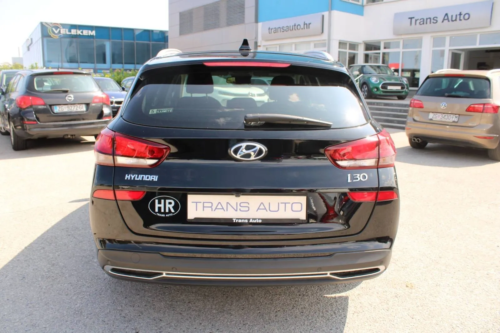 hyundai i30 karavan 1.0 t-gdi automatik *navigacija,kamera* - slika 6