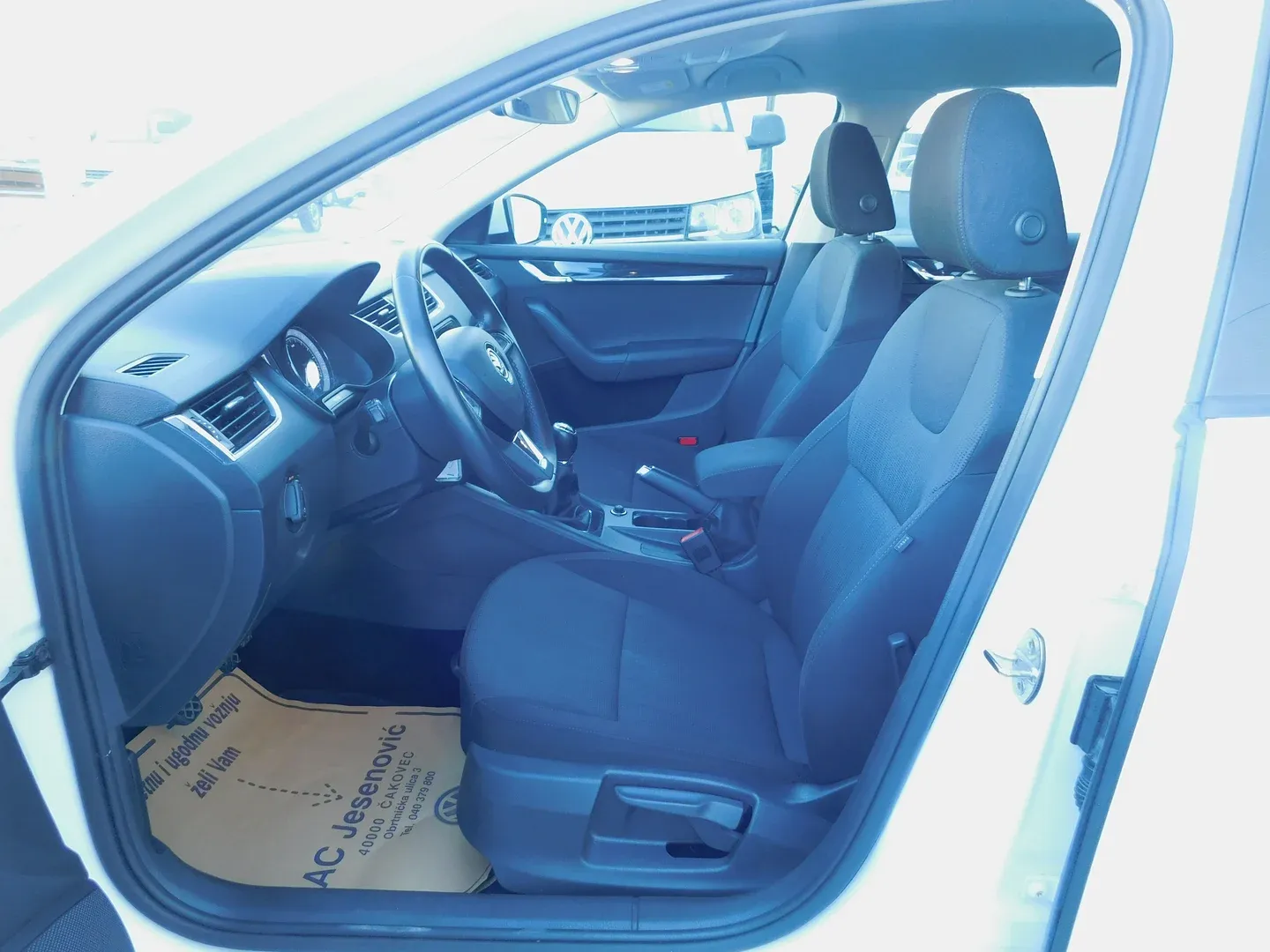 06021 škoda octavia combi style 1.6 tdi - slika 7