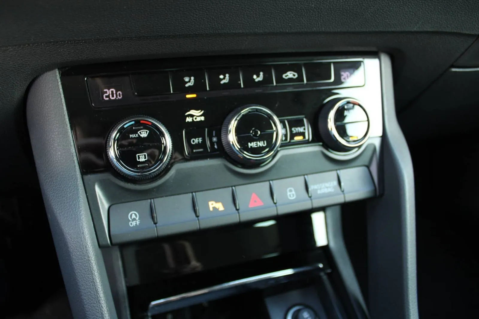 škoda karoq 2.0 tdi dsg *led, navigacija, kamera* - slika 13