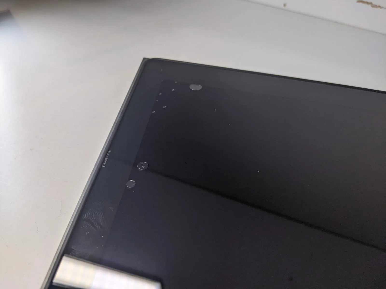 prodaje se : dell inspiron 13 p69g 2-u-1 - slika 3