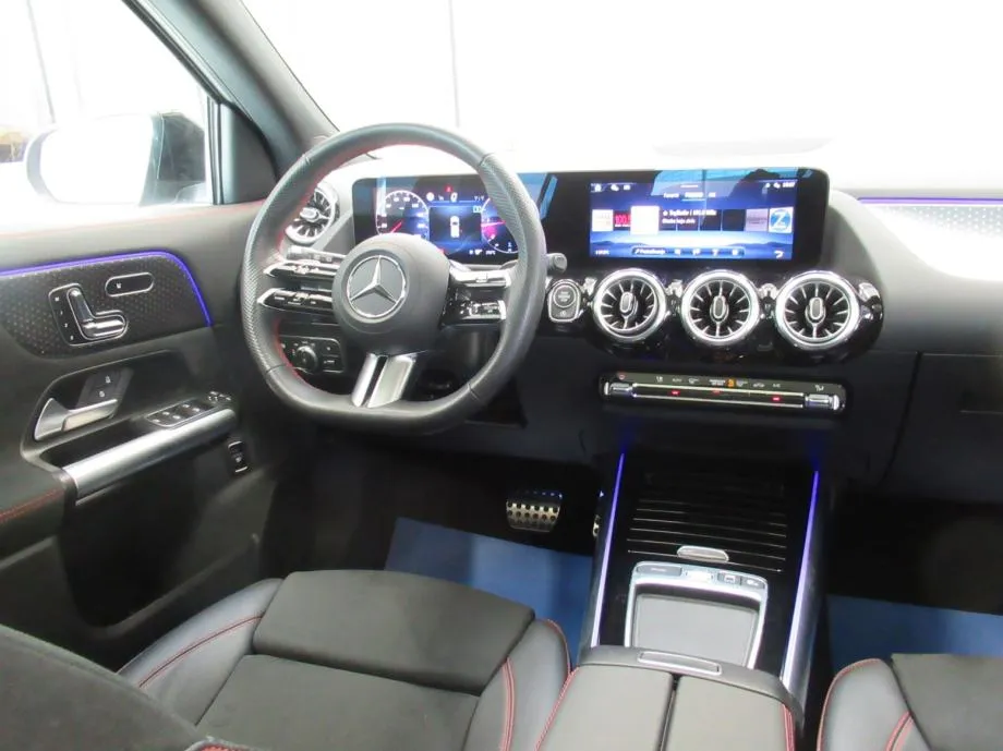 mercedes-benz gla 200 d amg line/night/panorama/keyless/memory - slika 14