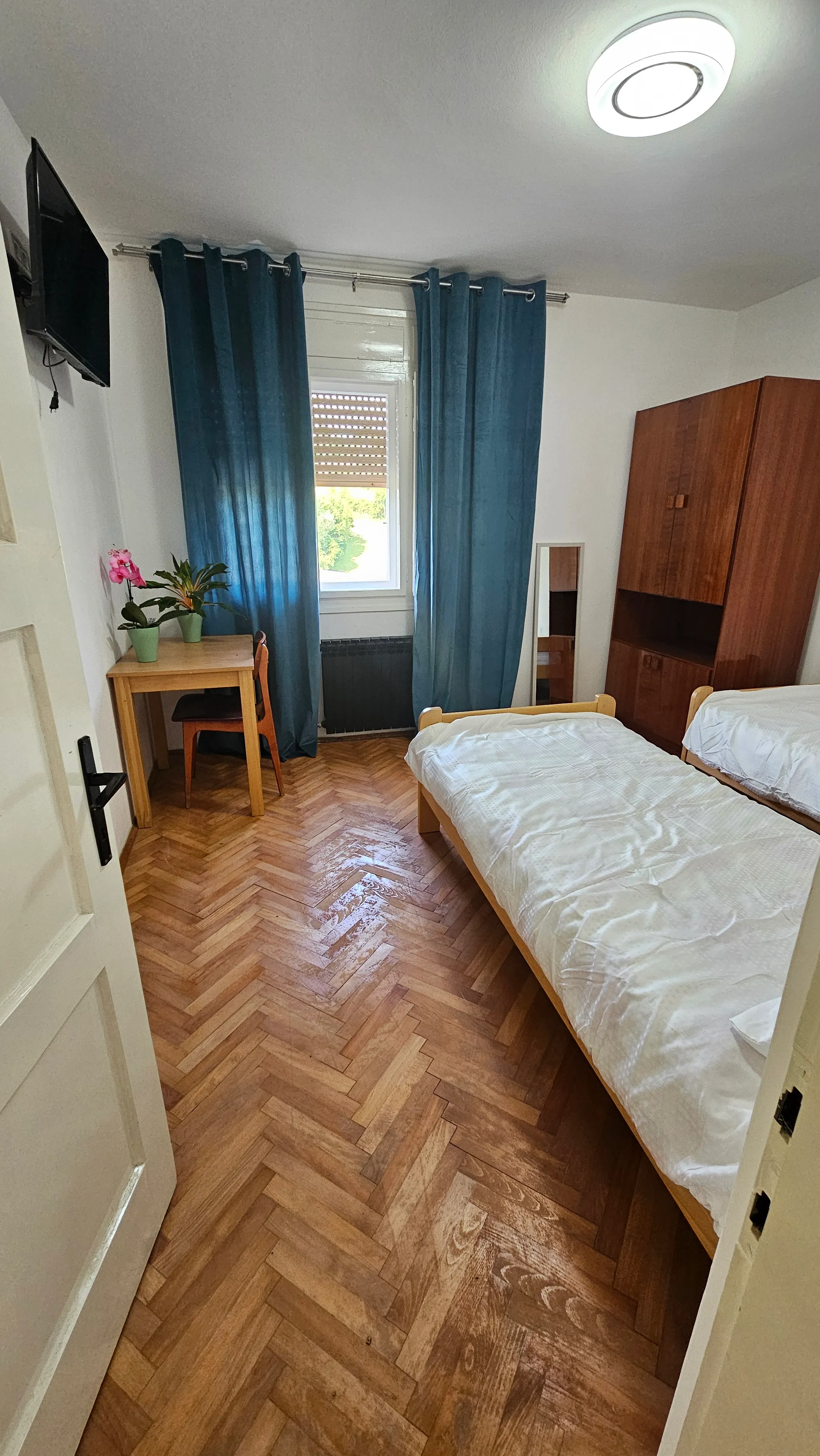 centralna lokacija zagorje; namjesteno i pogodno do 12 osoba - slika 16