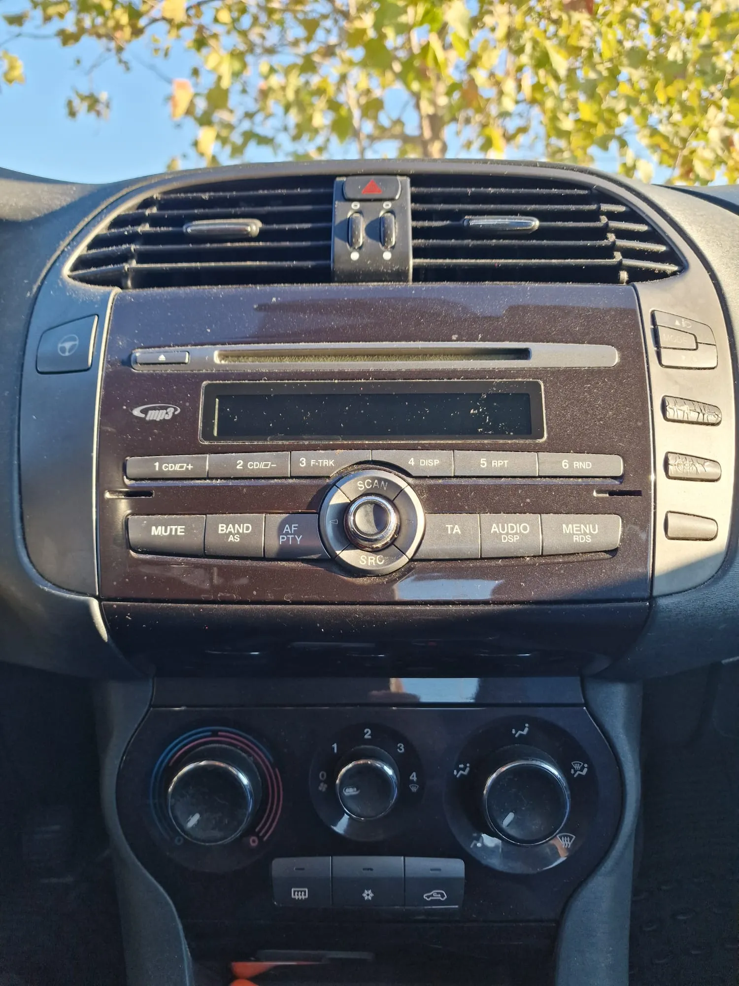 prodaje se fiat bravo 1.4 16 v - slika 7