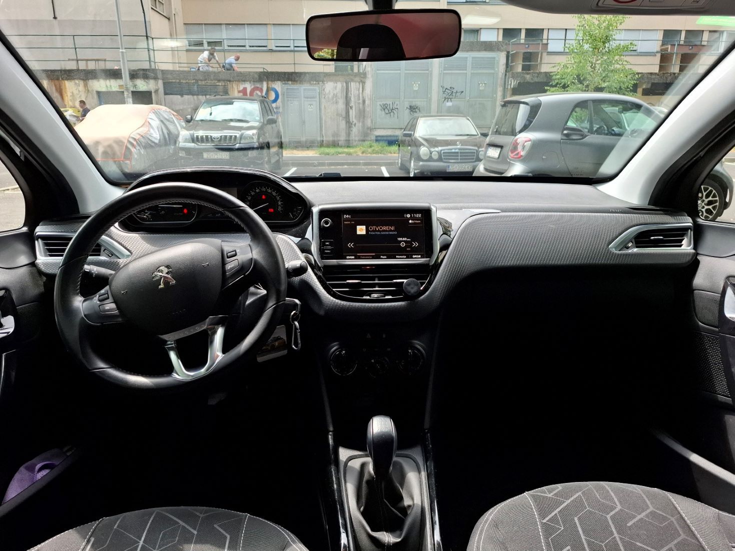 peugeot 2008 1.2 active, 2019. godište, 1.2 benzin - slika 5