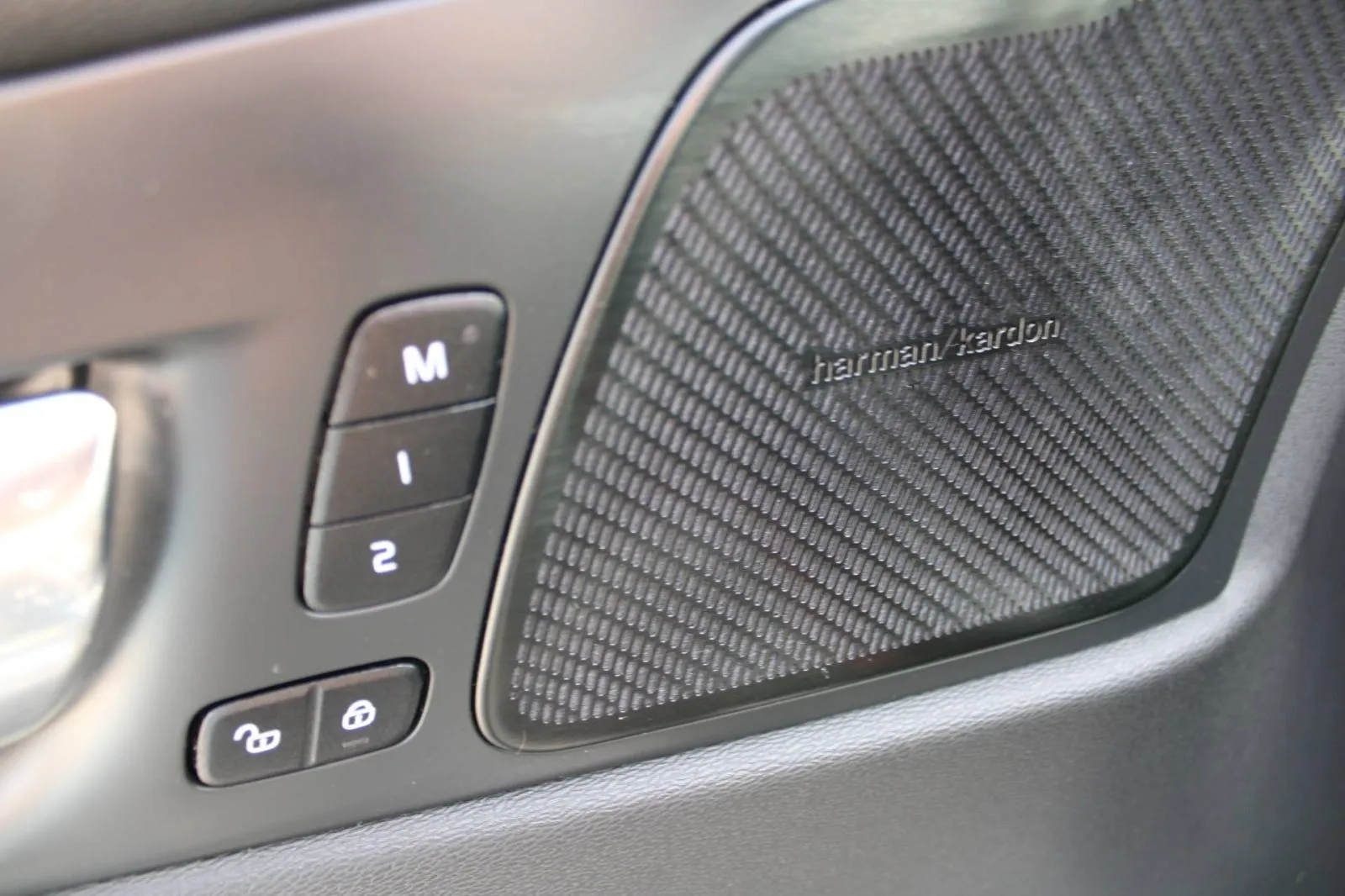 volvo xc60 2.0d automatik *led, navigacija, kamera* - slika 23