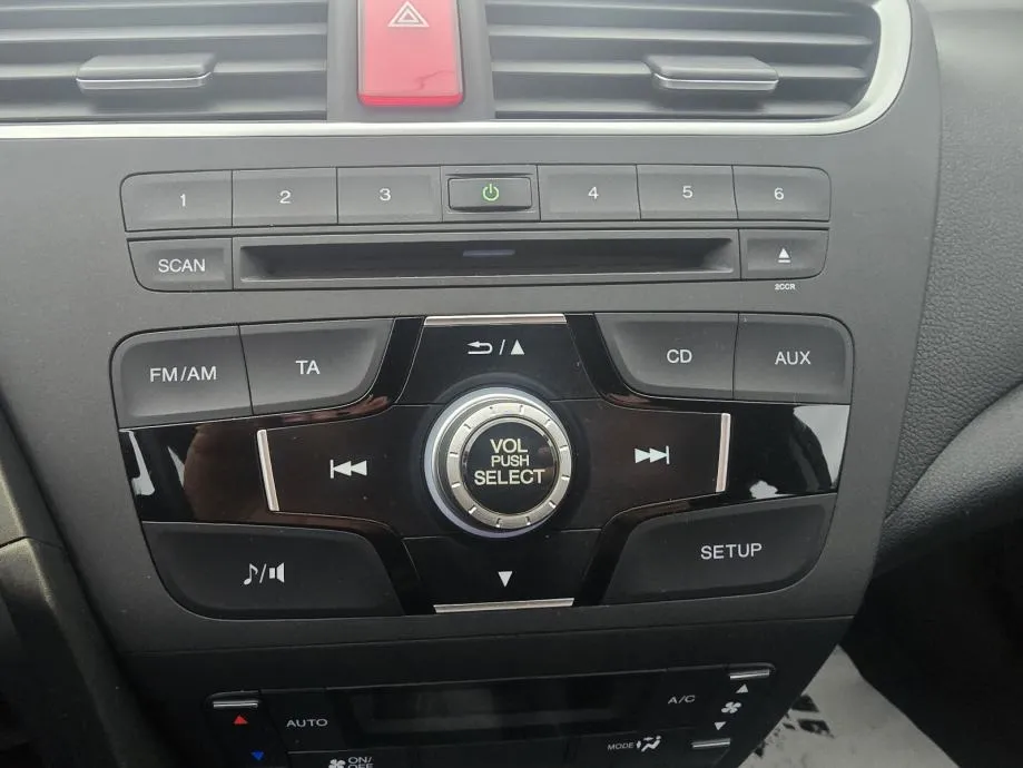 honda civic 1.6 dtec - 2015 - 150000km - servis - garancija - reg1god - slika 12