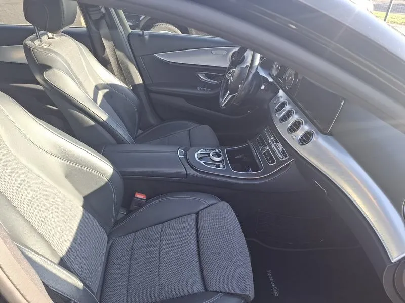 mercedes-benz e-klasa 300 d*245ks*climatronic*navigacija*park.kamera* - slika 15