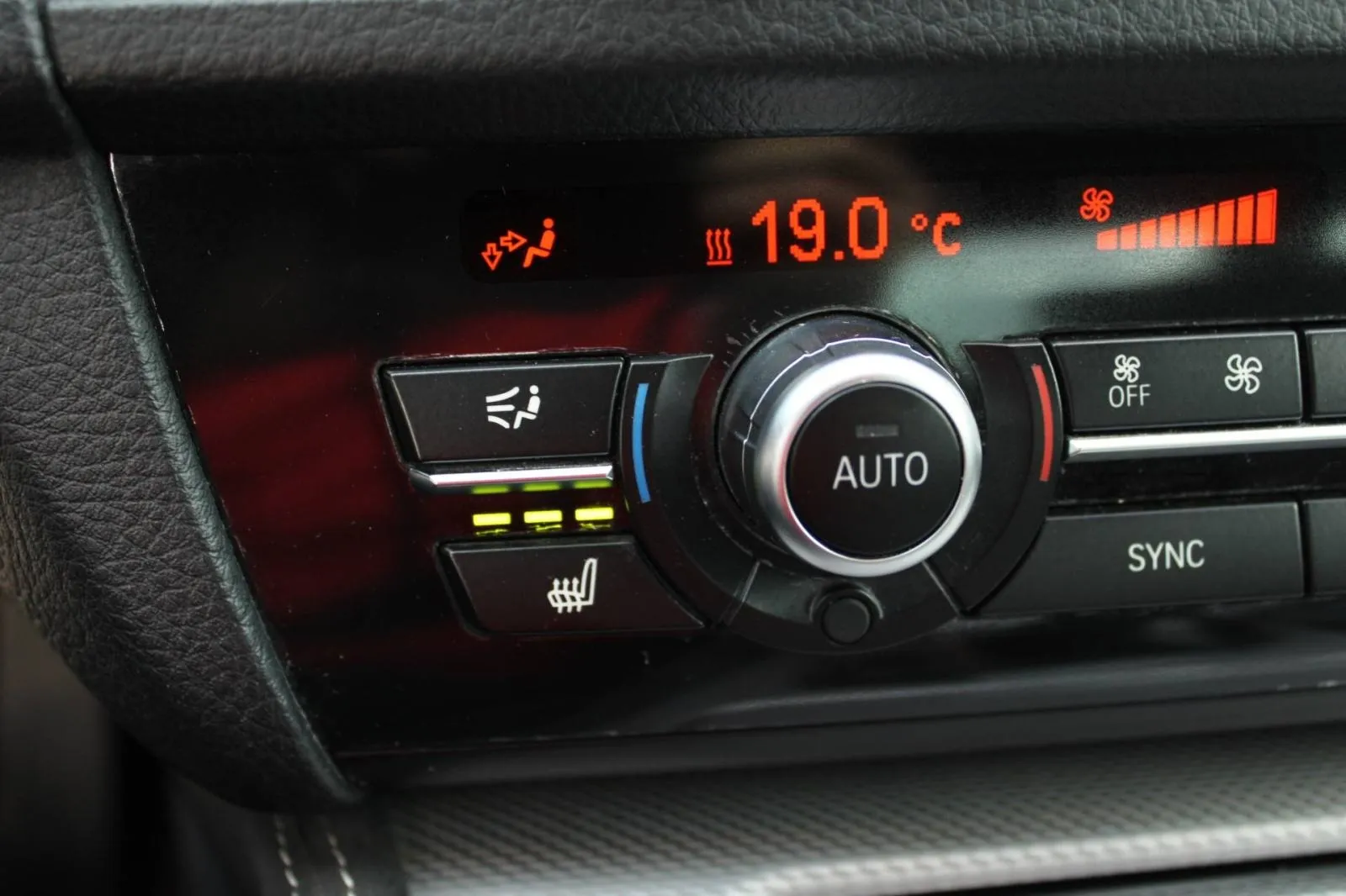 bmw serija 5 520d automatik m-paket *navigacija* - slika 17