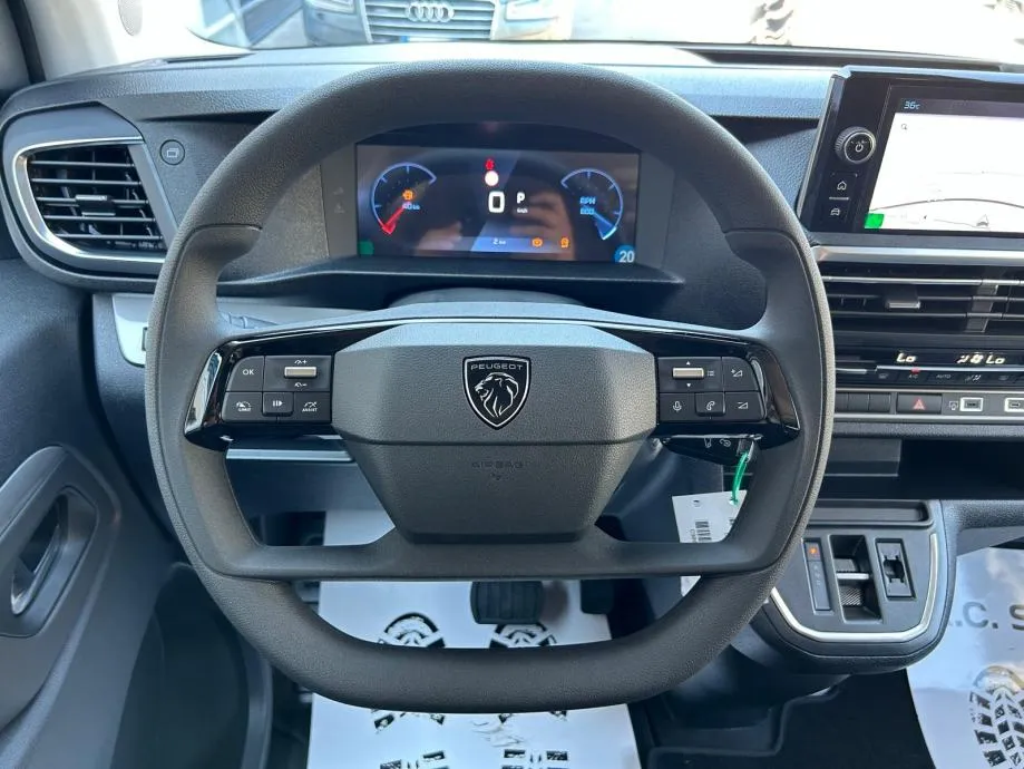 peugeot traveller 2.0 bluehdi 180 - eat8 - l3 - test vozilo - slika 11