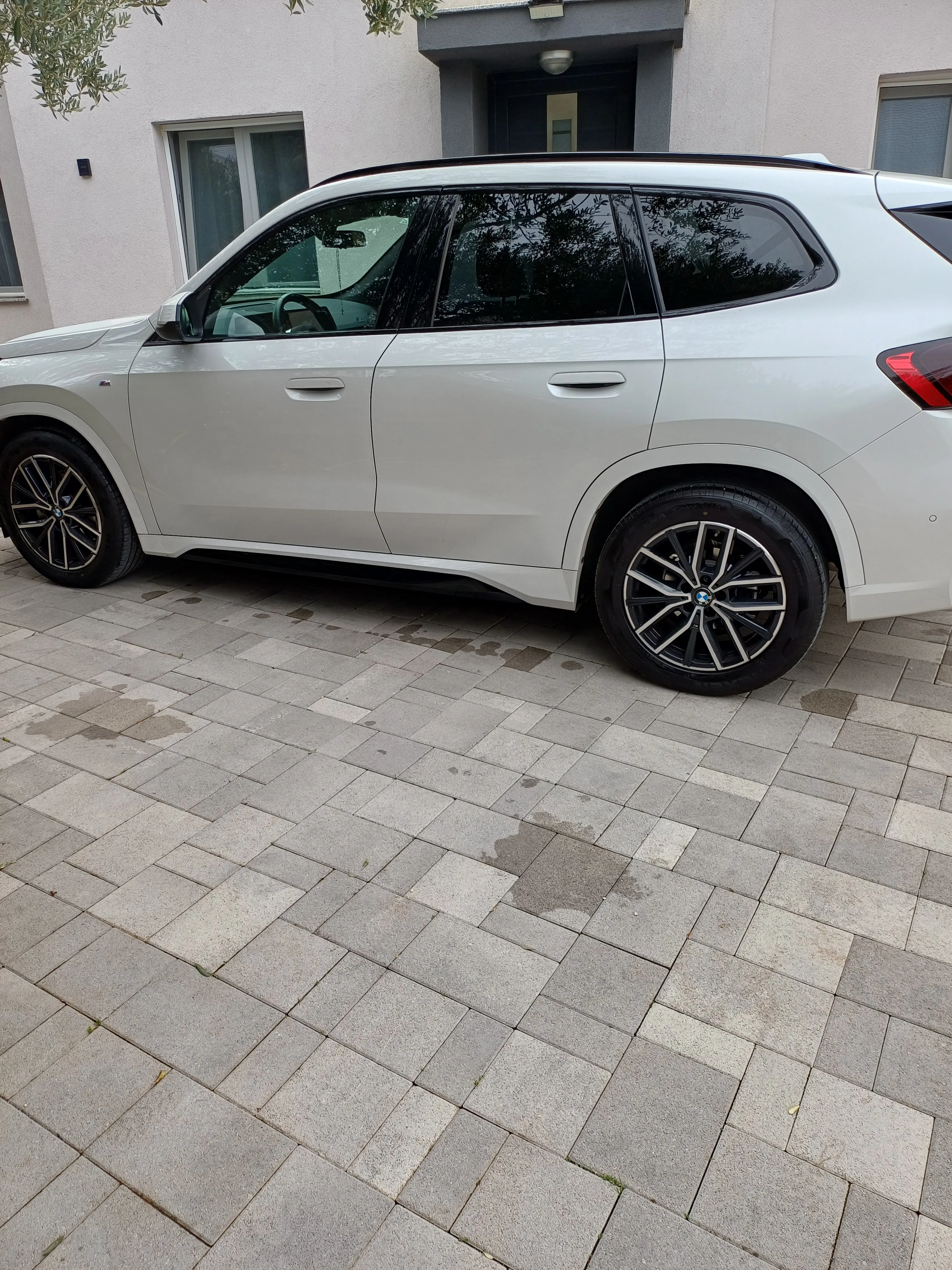 bmw x1 kupljen u tomića garancija 20 s drive m sport - slika 4