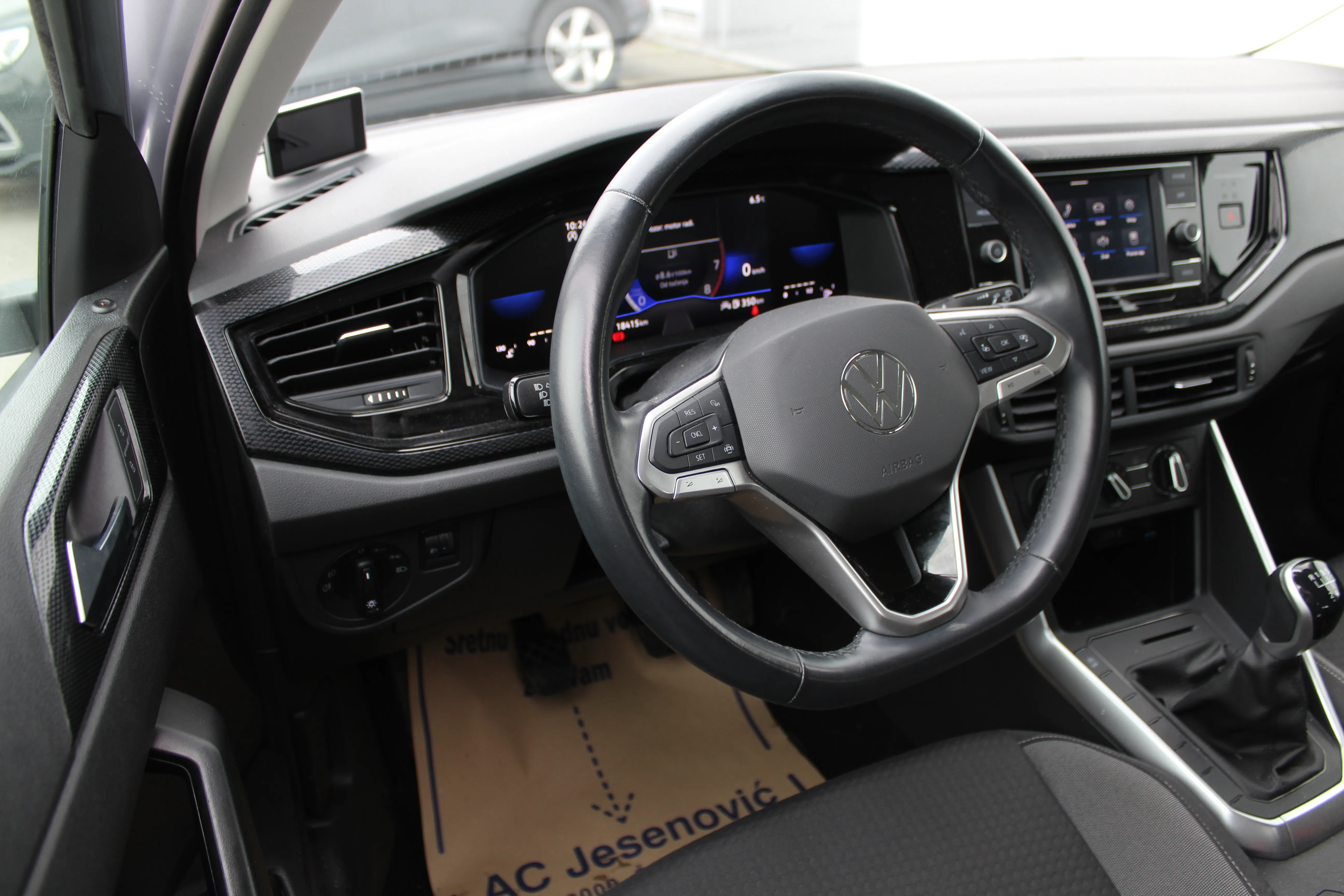 volkswagen polo 1.0 tsi life - slika 9