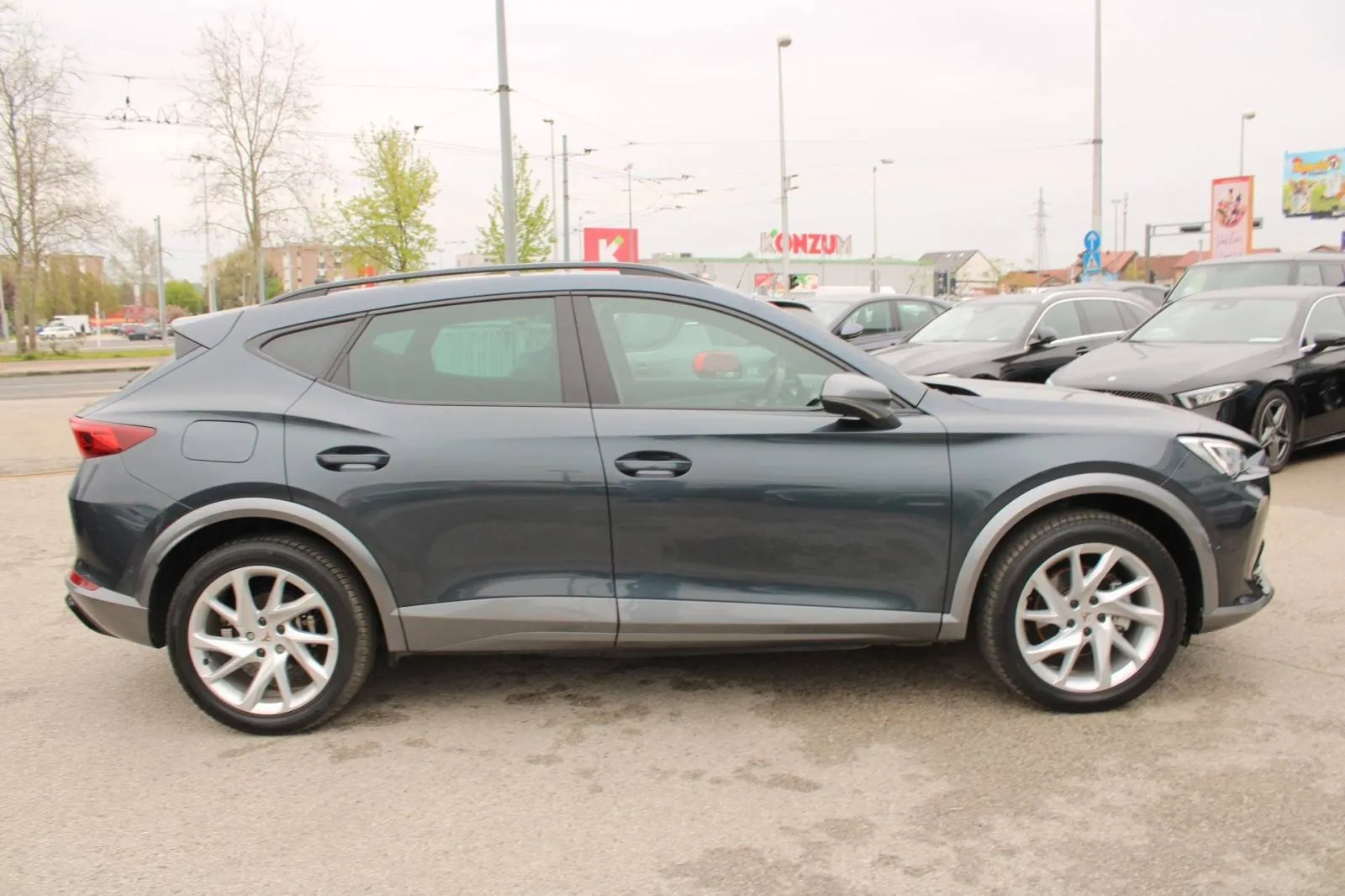 cupra formentor 1.4 e-hybrid dsg *led, navigacija, kamera* - slika 4