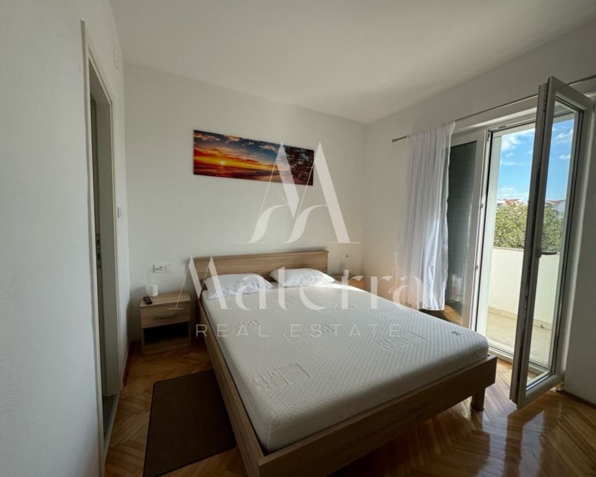 novouređena kuća sa 6 apartmana, plaža 350m (prodaja) - slika 3