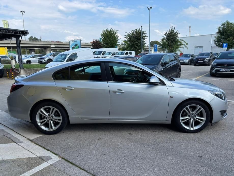 opel insignia edition 2.0 cdti 103 kw reg do 03/2026 - slika 4