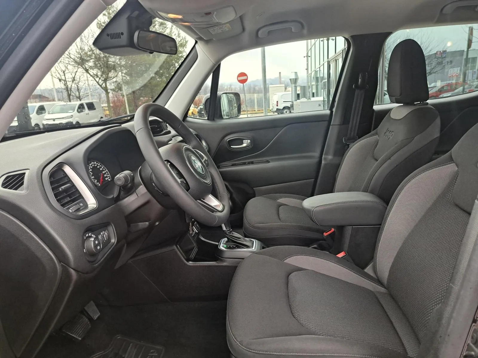 jeep renegade e-hybrid limited 1.5 turbo - slika 17