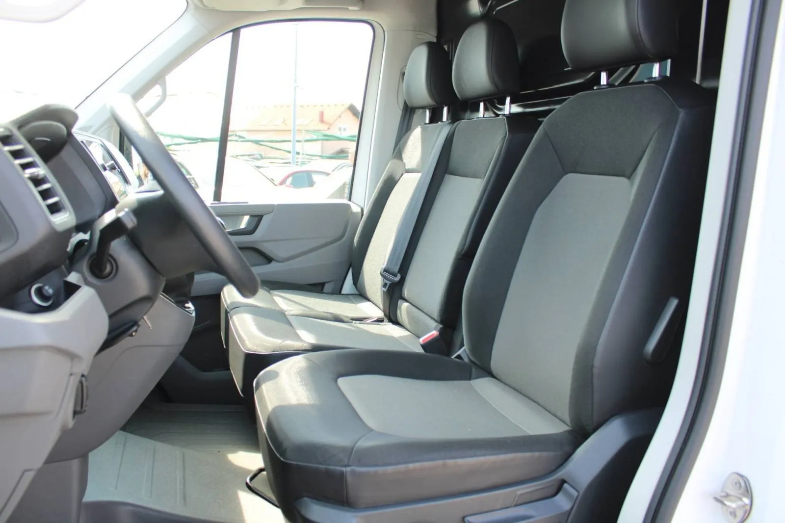vw crafter 2.0 tdi l3h3 140ks, 2024 god. - slika 8