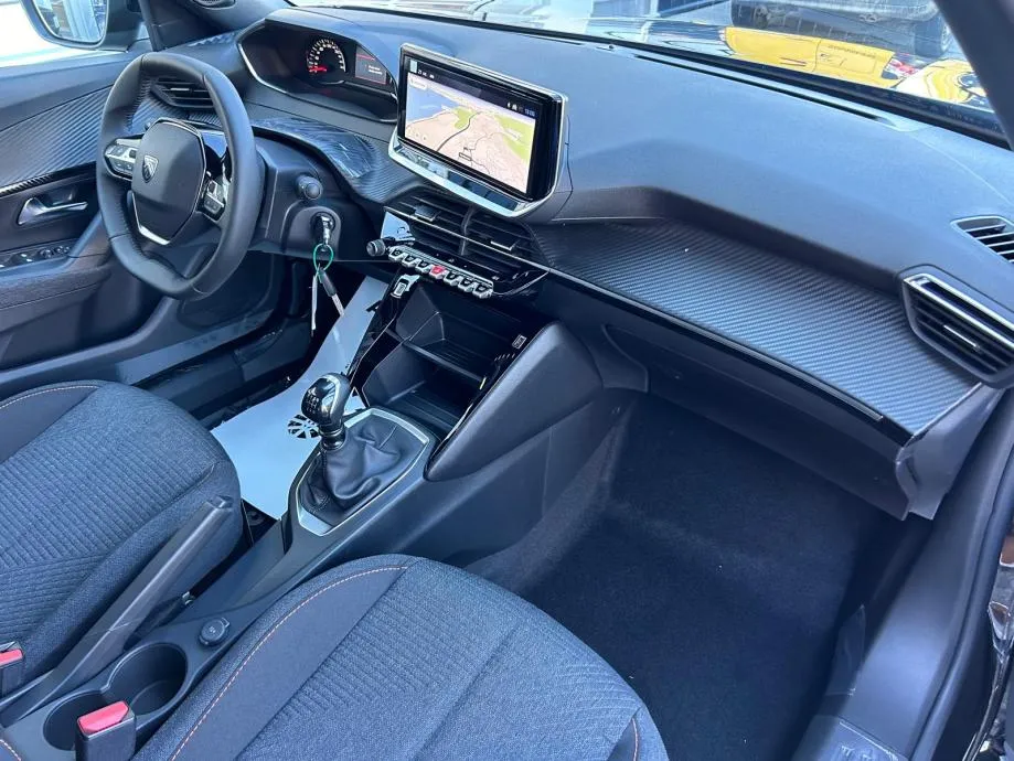 peugeot 2008 business puretech 100 - slika 8