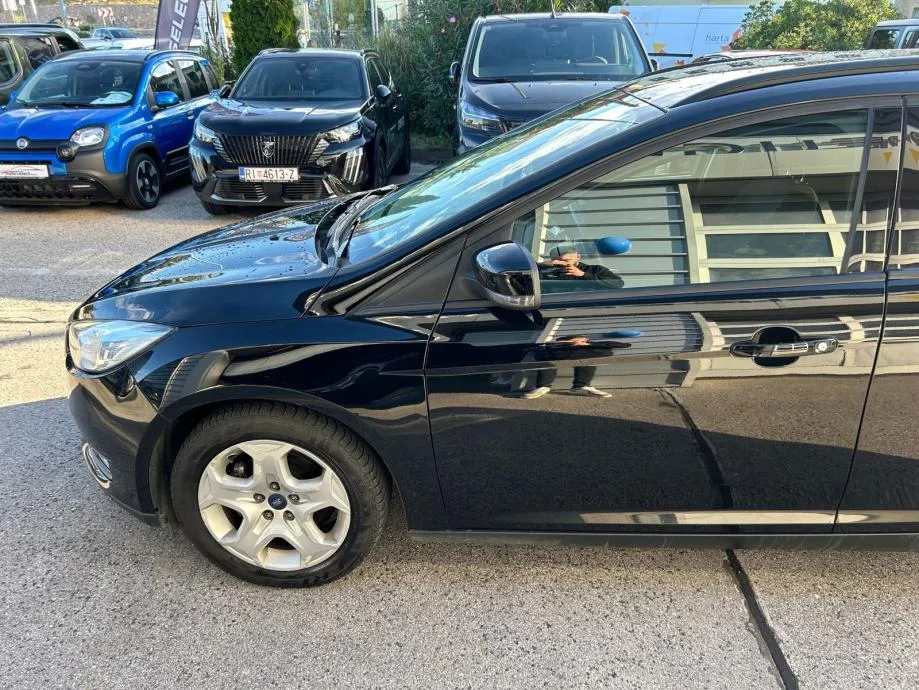 ford focus 1,5 tdci - 2015 - 140.000km - navi - servisna - reg 1 god! - slika 4