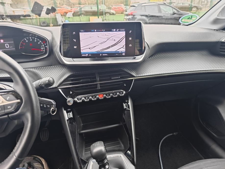 peugeot 208 1,5 blue hdi - slika 12