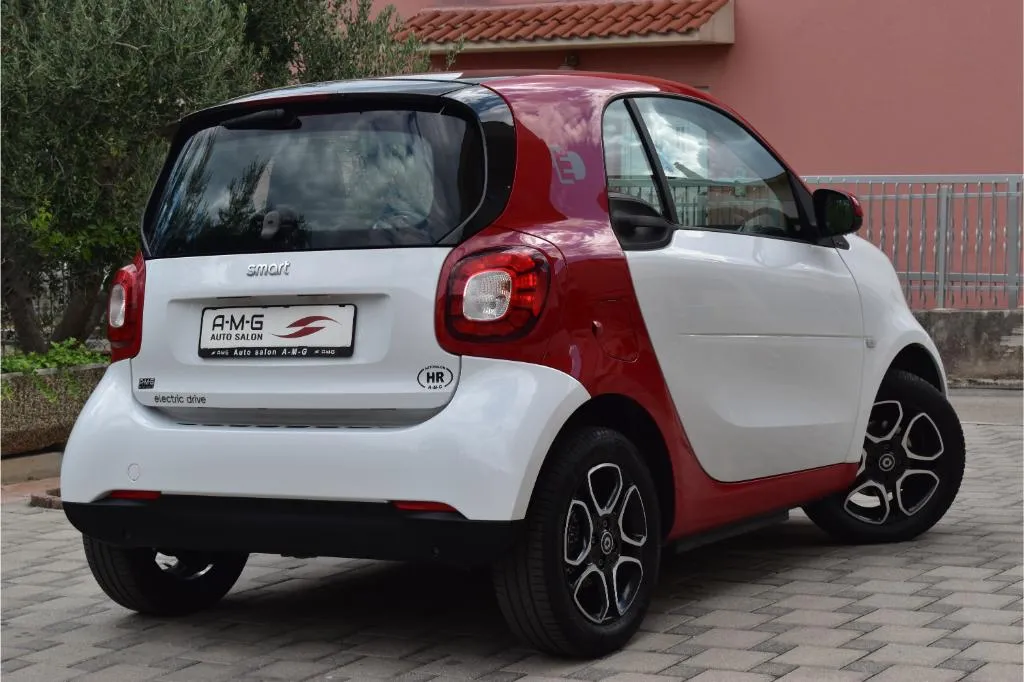 smart fortwo 60kw multimedia,koža,panorama-prime - slika 7