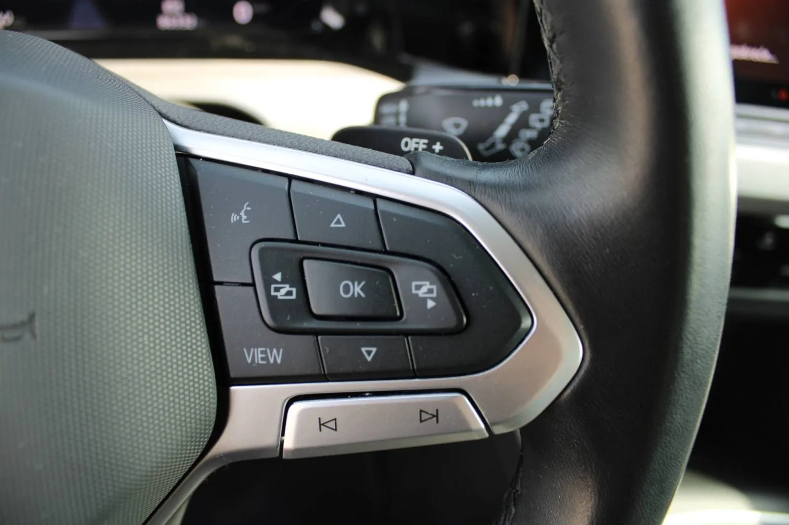 vw golf viii 1.0 etsi dsg - slika 9