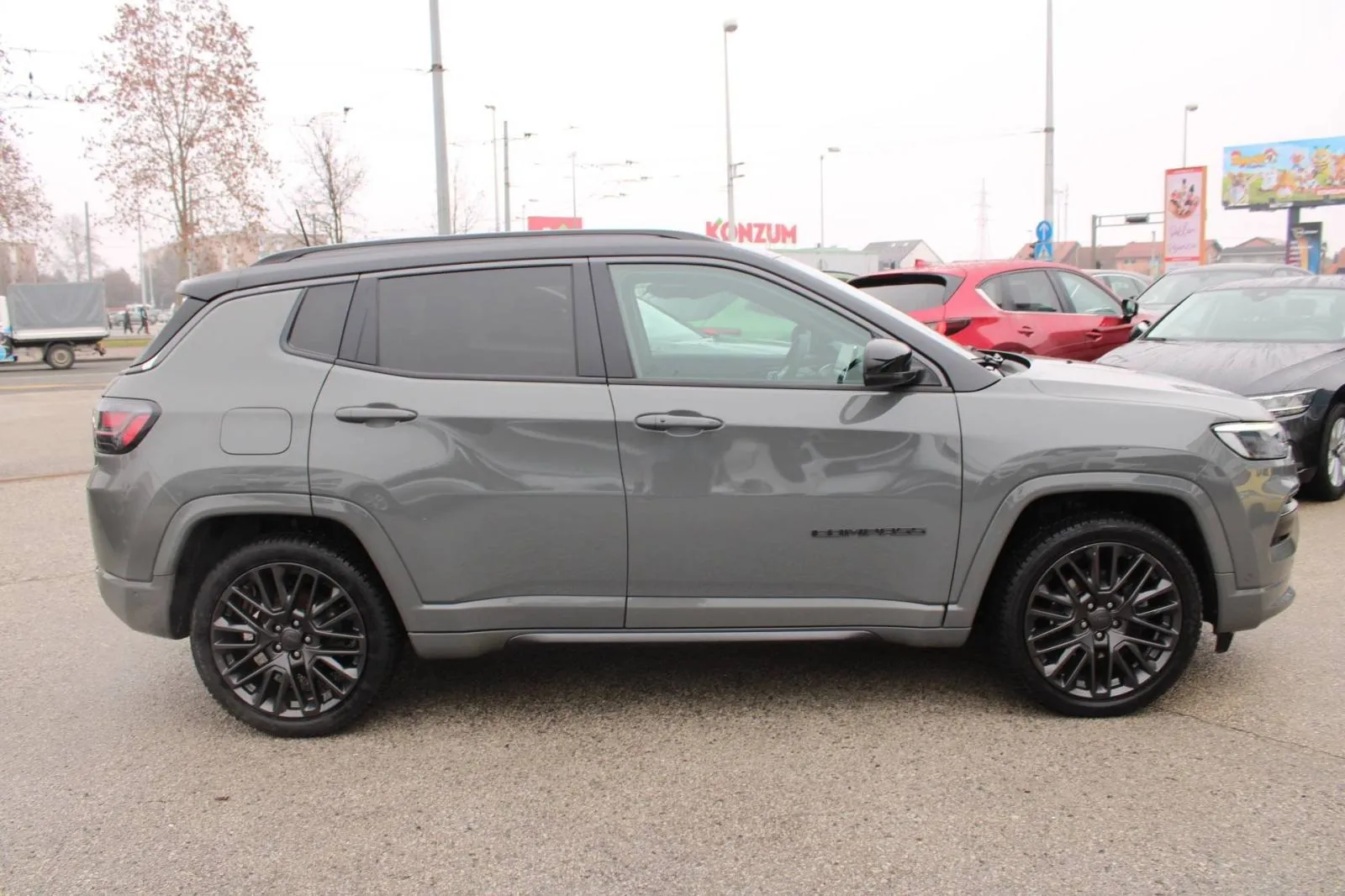 jeep compass 1.3 t4 s automatik *led,navigacija,kamera* - slika 4