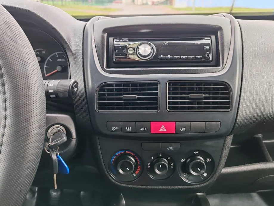 opel combo 1,6 cdti, 122000 km, 2014 god, kartice 24/36 rata - slika 15