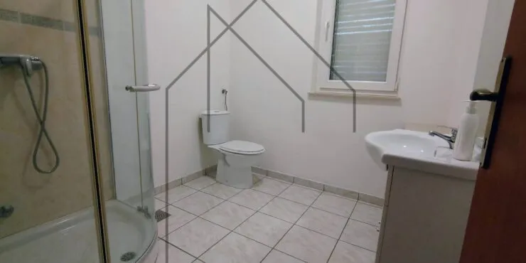 istra, labin: prostrana obiteljska kuća (271 m²) s bazenom. - slika 8