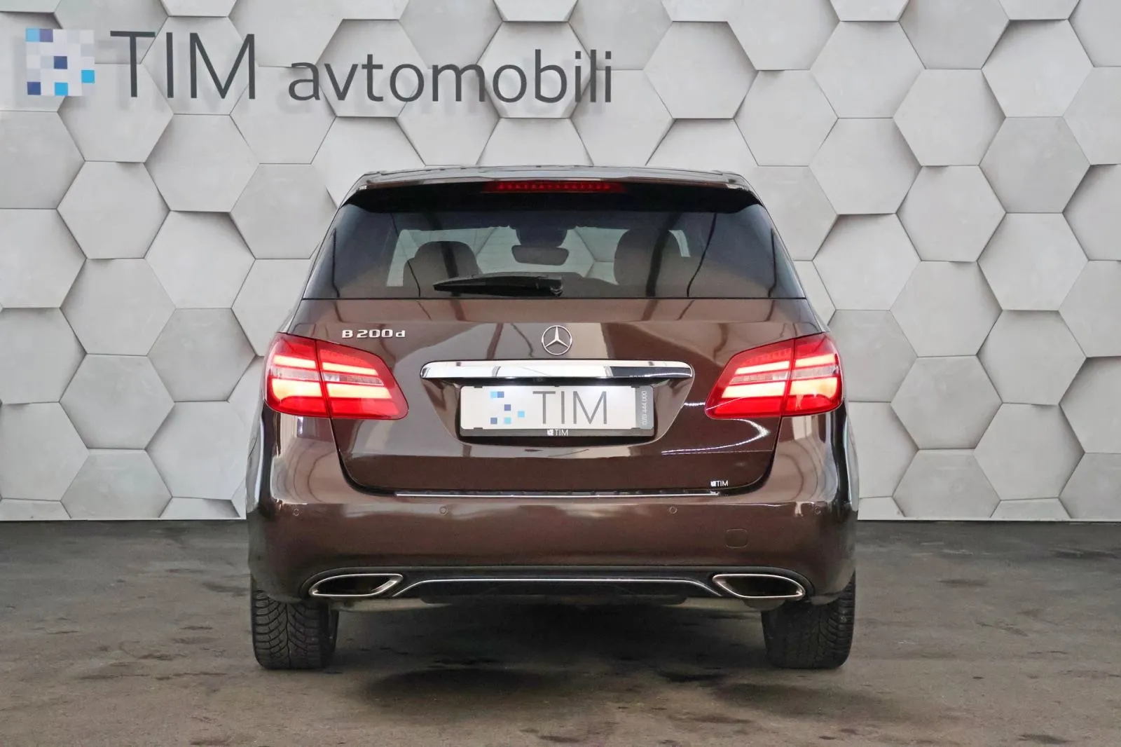 mercedes-benz b 200d 7g-dct urban 136km full led navi kamera - slika 6