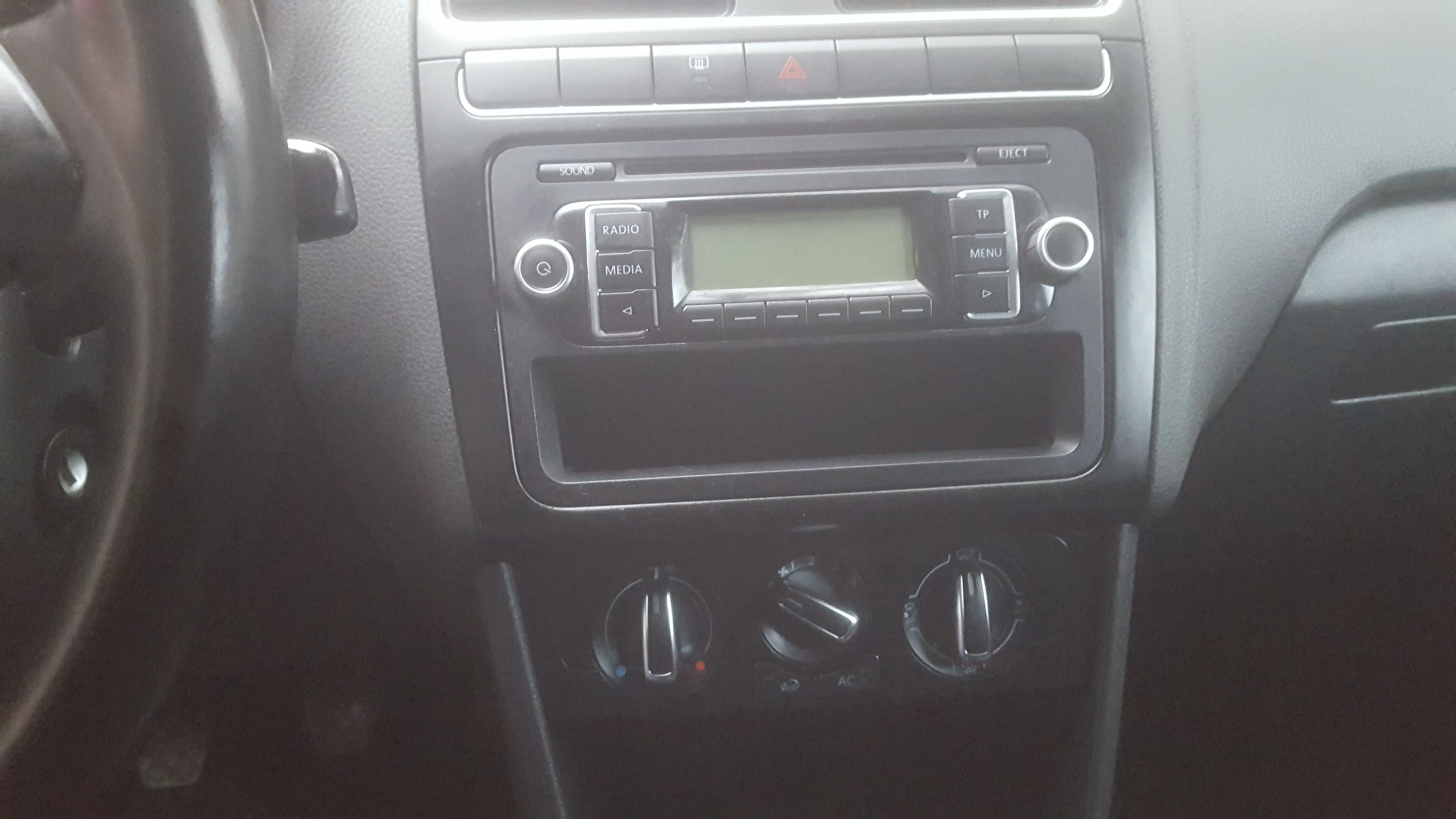 vw polo 1.2 tsi reg. godinu dana 105 ks - slika 8