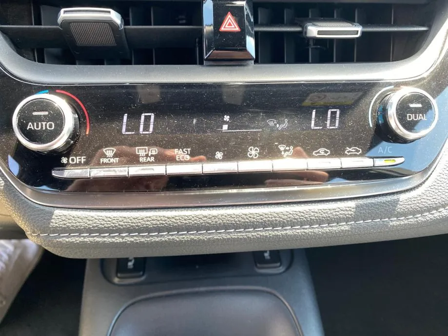 toyota corolla 1.8 hybrid automatik, navi, tempomat, 4x garancija!! - slika 25