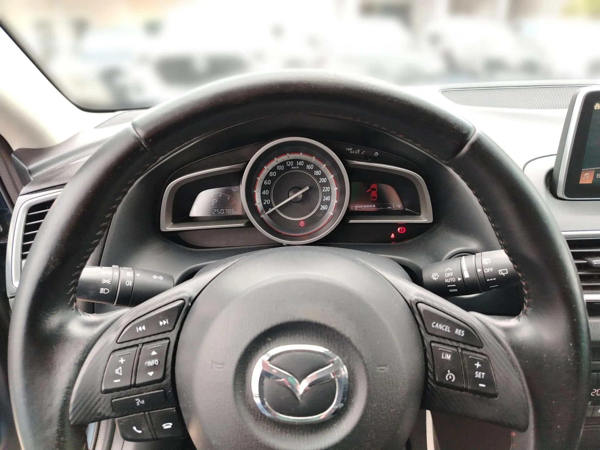 mazda 3 2.2 cdti sport at - slika 8