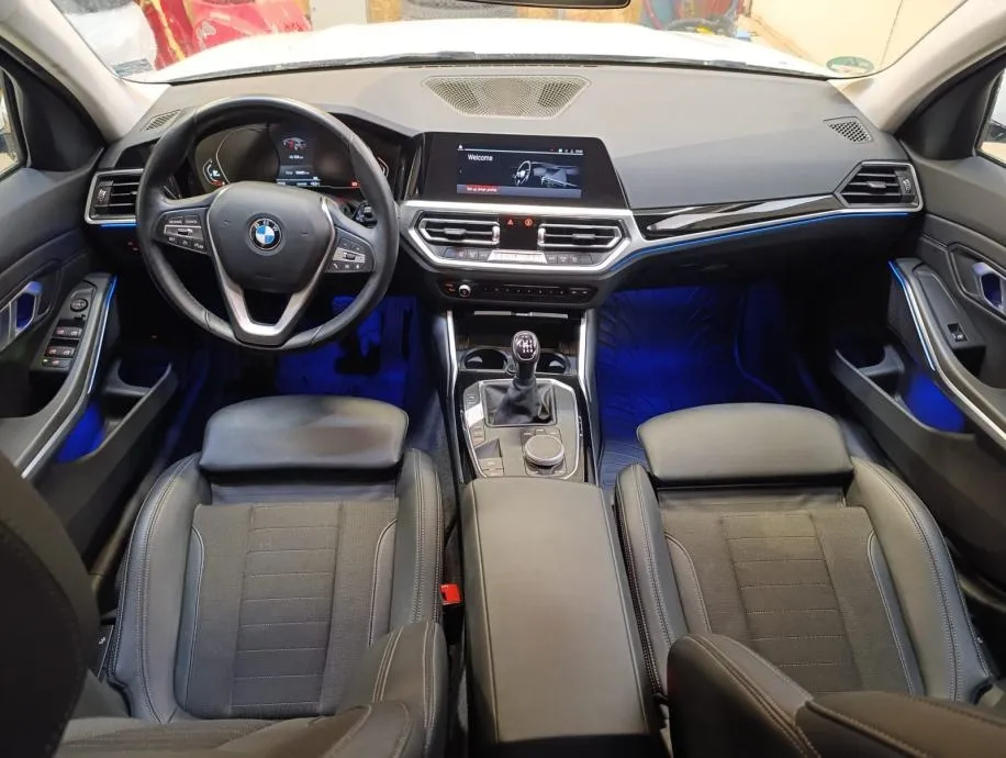 bmw serija 3 touring 318d - slika 14