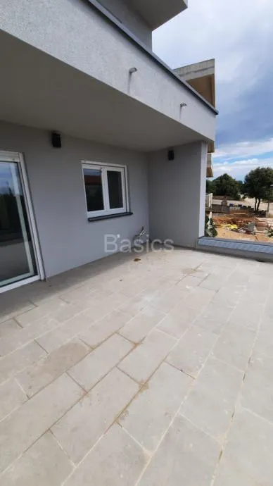 otok pag - mandre, 3soban apartman + vrt + garaža,100,32 m2 - slika 12