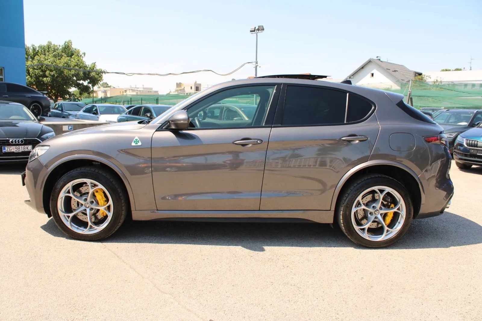alfa romeo stelvio 2.9 v6 q4 quadrifoglio *panorama, harman kardon, ka - slika 8