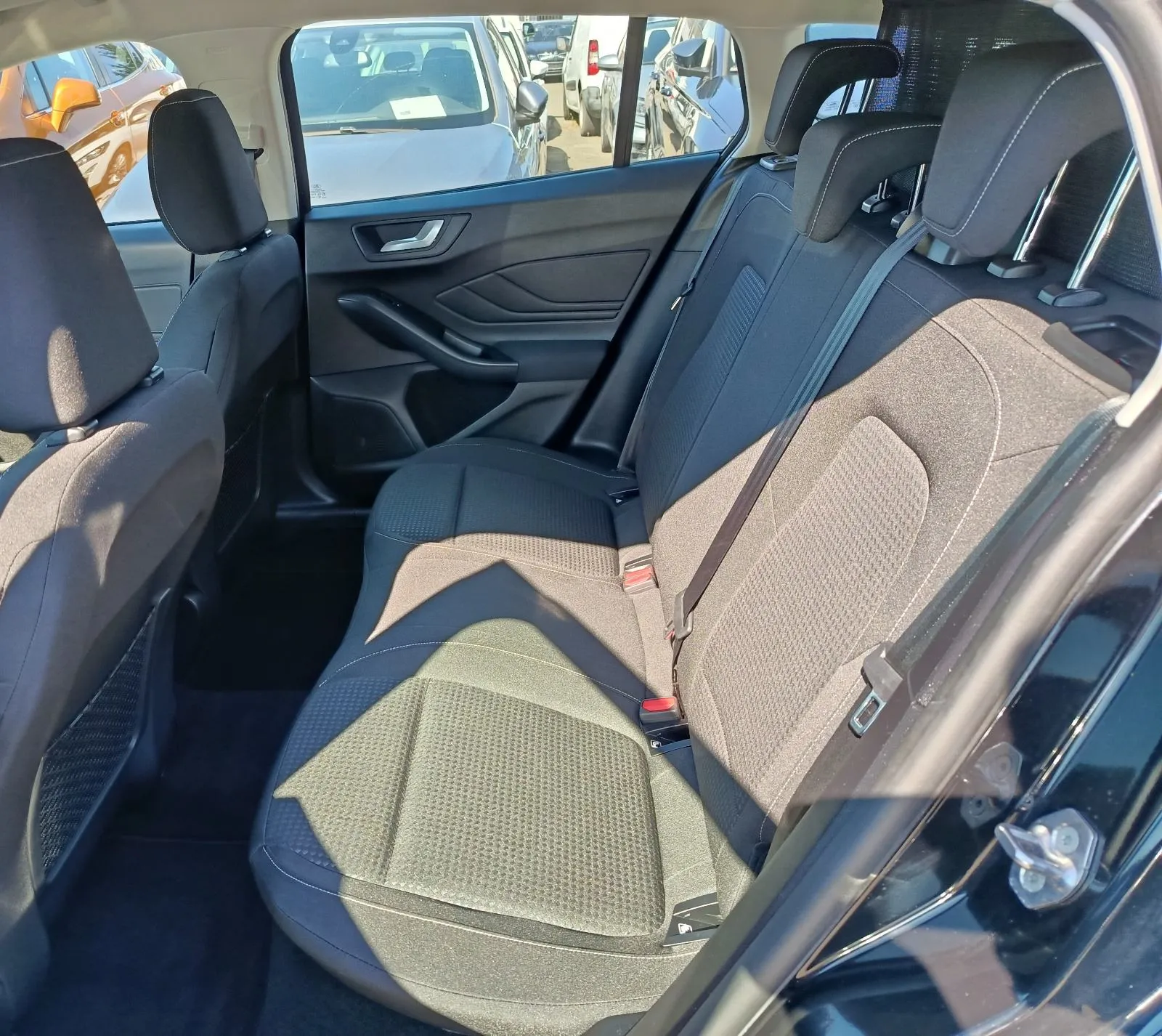 ford focus karavan 1.5 tdci,jamstvo do 2 god, vozilo u sustavu pdv-a - slika 2