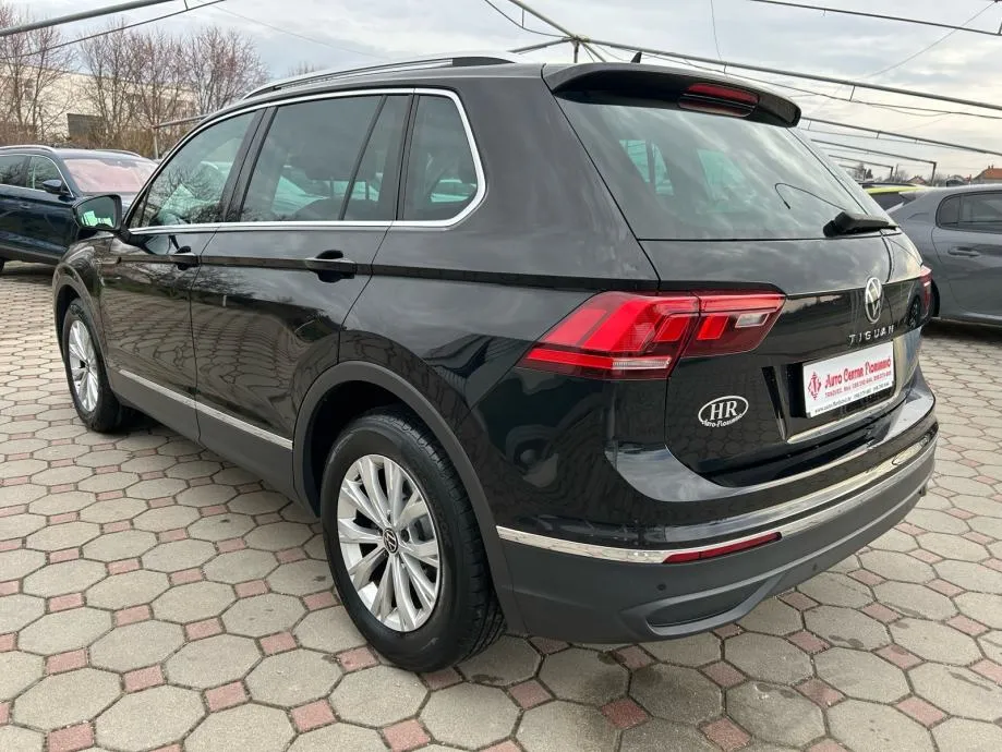 vw tiguan 2,0 tdi dsg 2023.,navi, temp, park senzori, alu, led... - slika 5