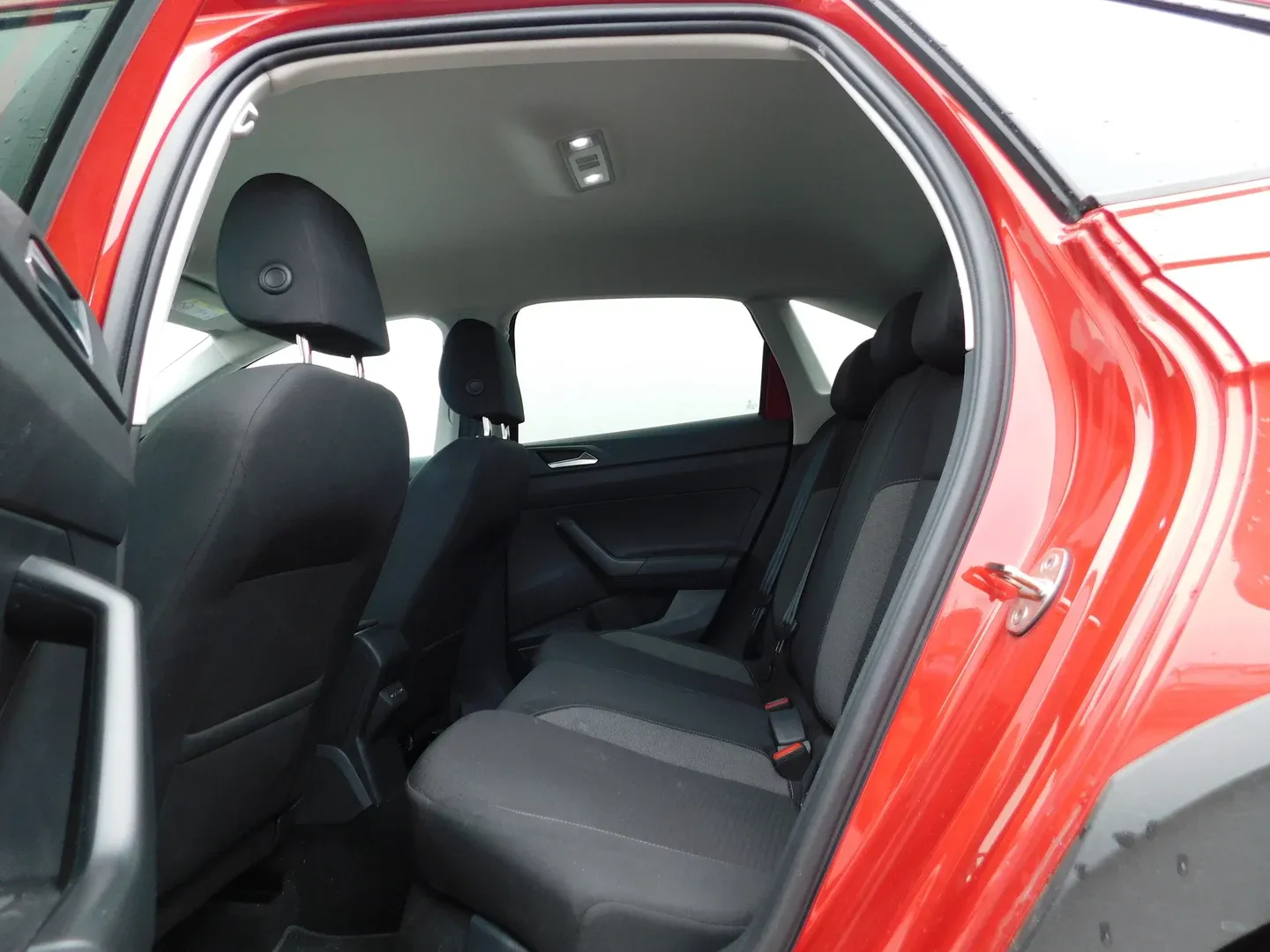 10774 volkswagen taigo 1.0 tsi life - slika 11