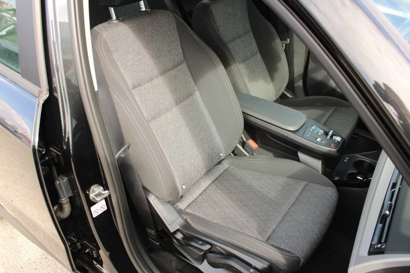 bmw x1 18d automatik *led, navigacija, kamera* - slika 20