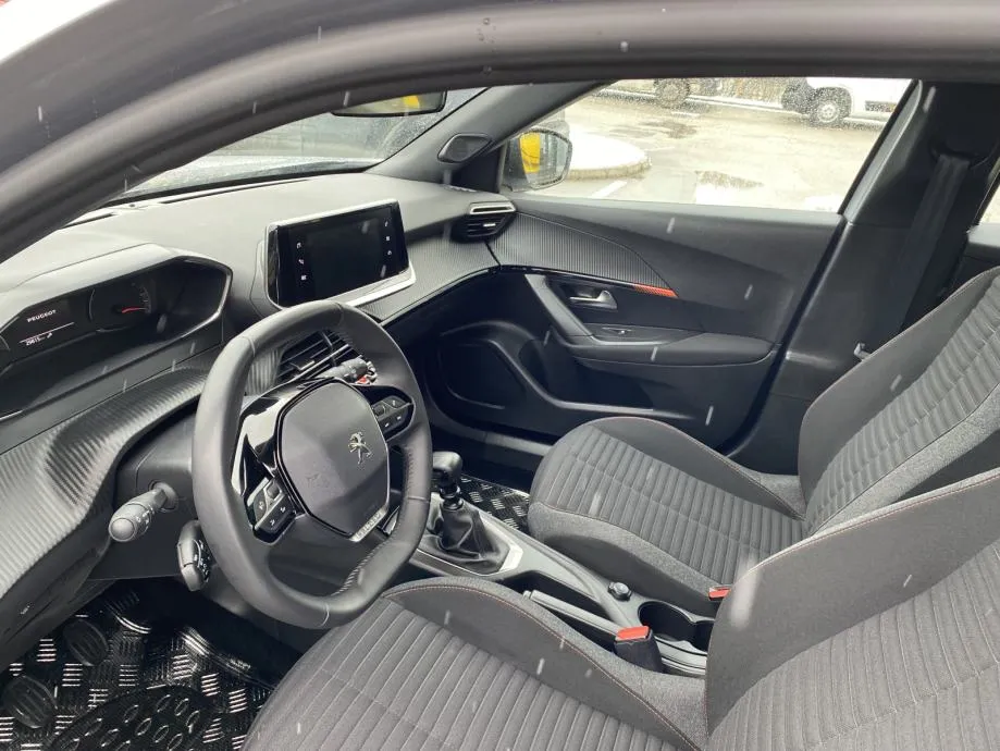 peugeot 2008 1.2 puretech active pack, jamstvo 12 mjeseci - slika 5
