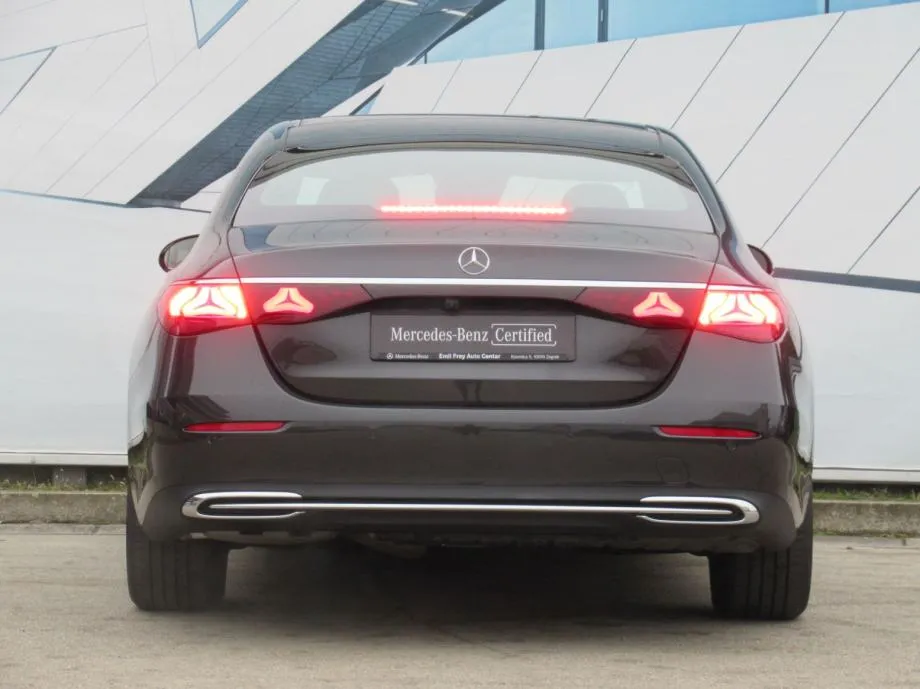 mercedes-benz e-klasa 220 d avantgarde - slika 7
