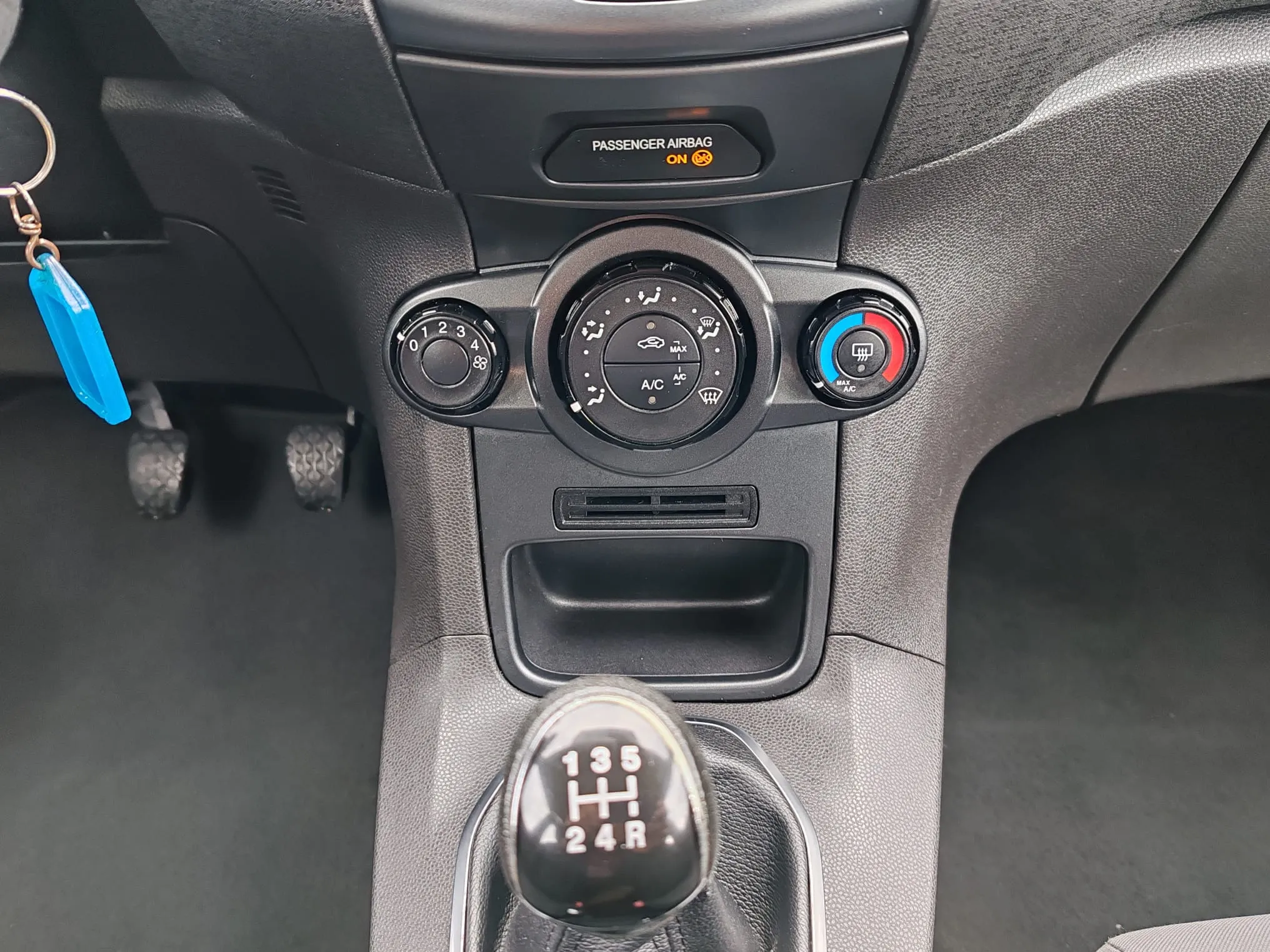 ford fiesta 1,5 tdci , 2015 g, 155tkm ,kartice - slika 12