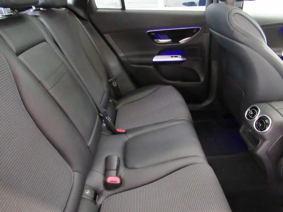 mercedes-benz glc 300 de 4m avantgarde/panorama/head-up/kuka/dc - slika 12