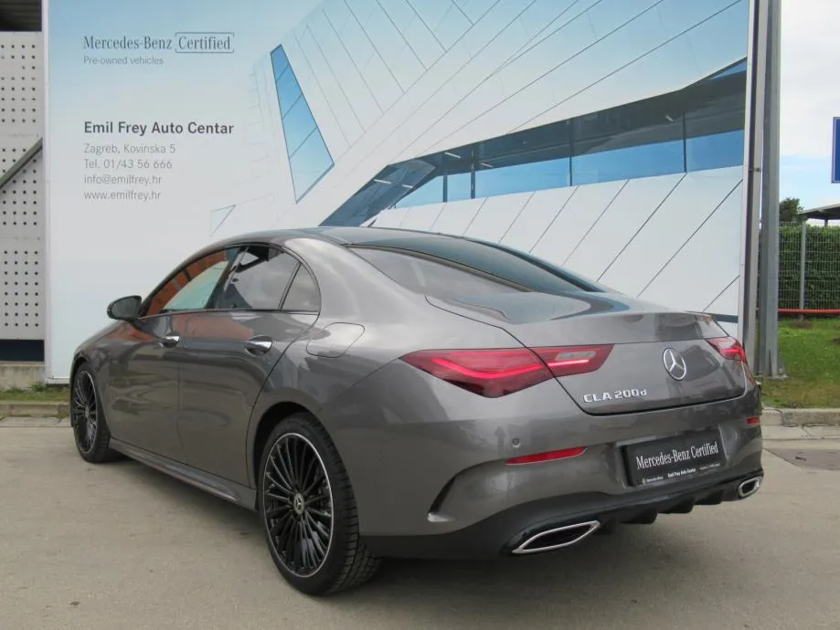 mercedes-benz cla 200 d amg/night/panorama/multibeam led/keyless/19'' - slika 6