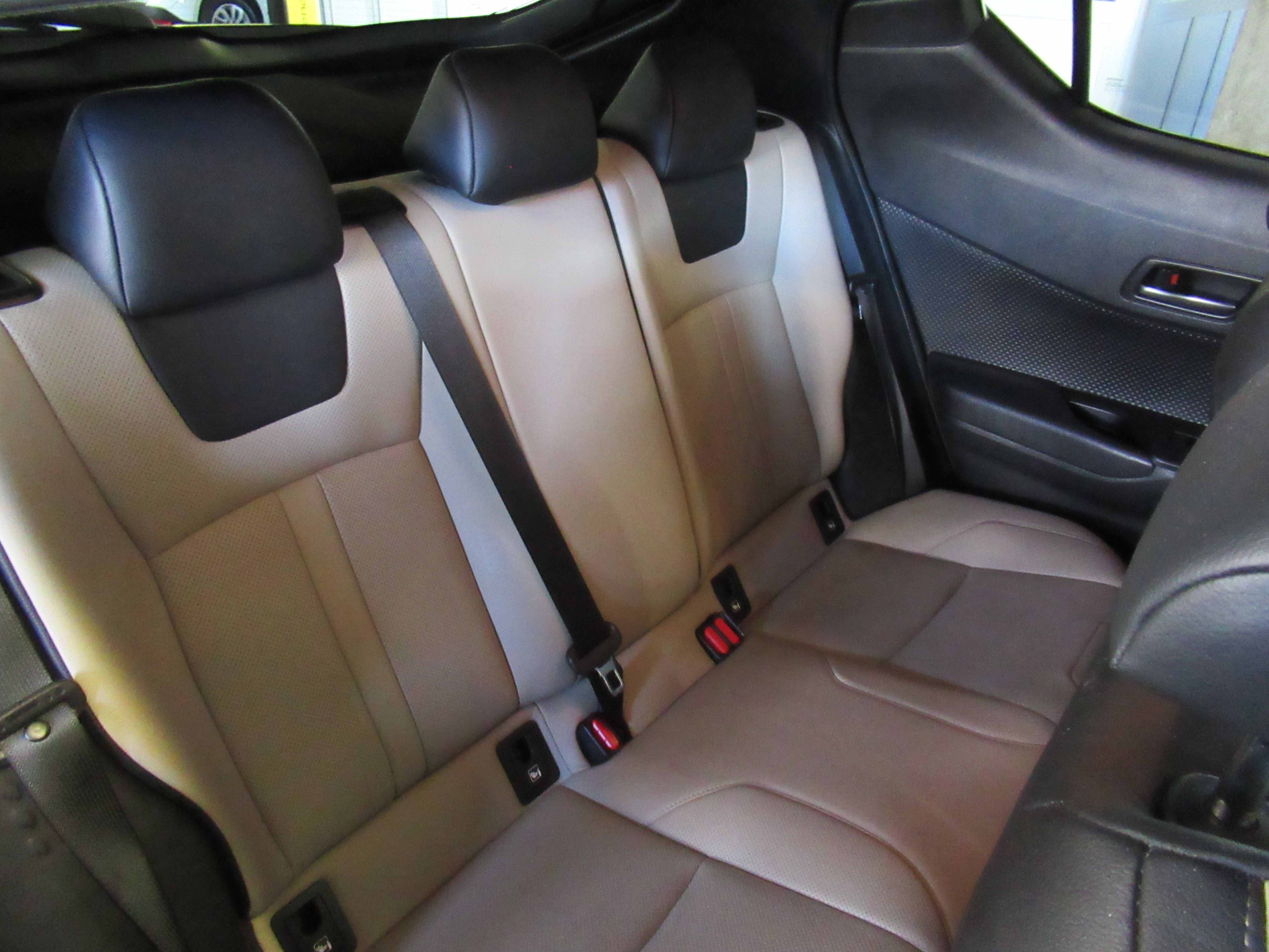 toyota c-hr 2.0 hibrid chic 184 km - slika 9