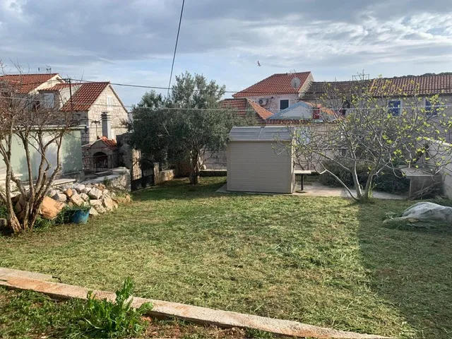 prodaja kuće i građevinskog zemljišta - slika 11