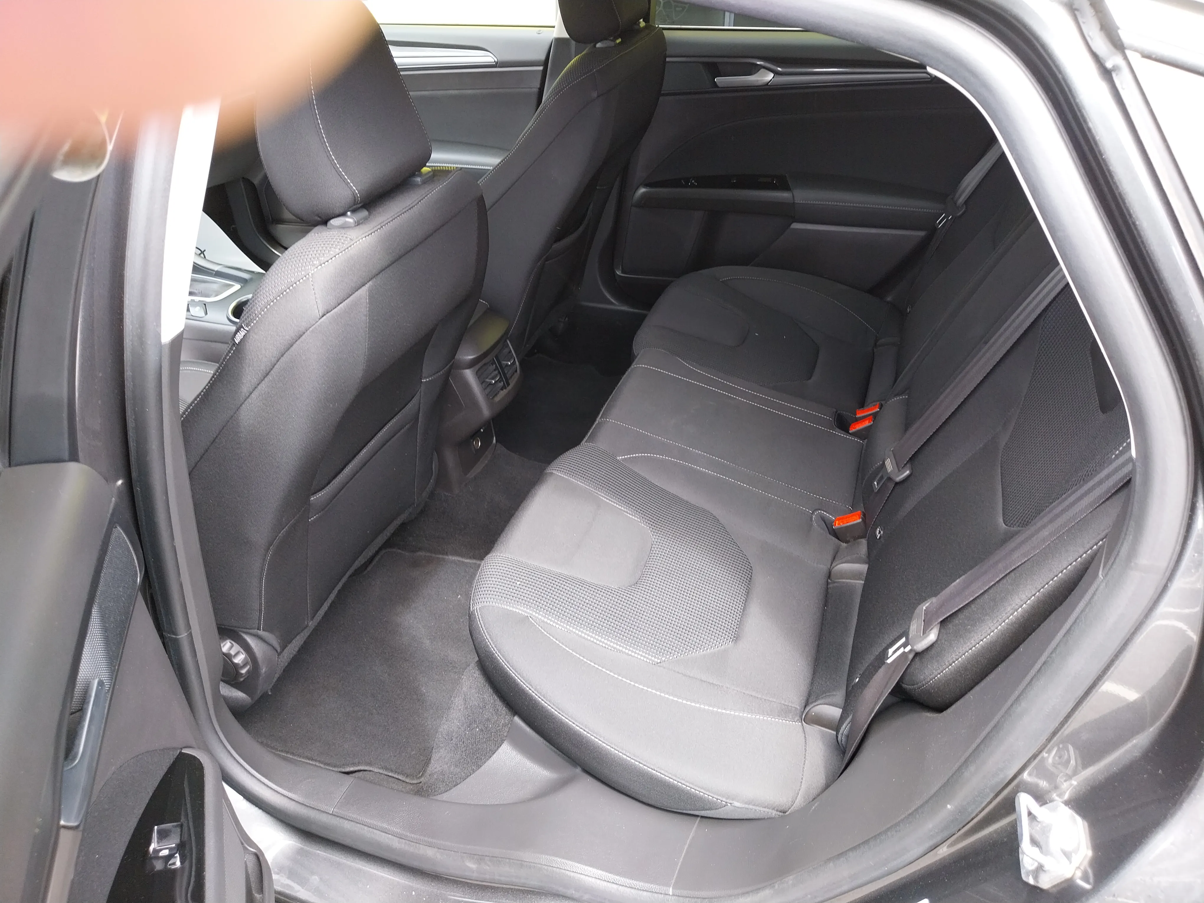 ford mondeo titanium hybrid - slika 12